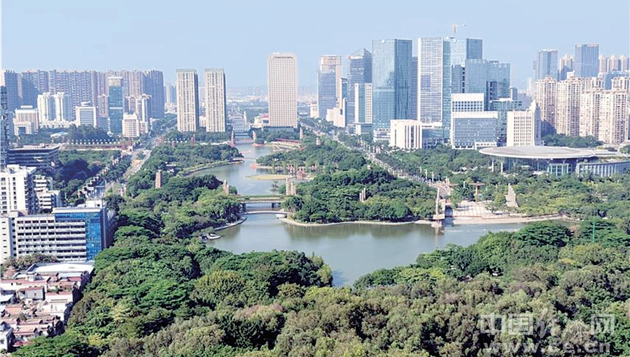 bs2020101602佛山千灯湖公园旁崛起金融高新区庞彩霞.jpg